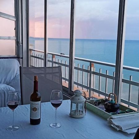 Blue Double Private Room At Front Beach - Habitacion Doble En La Playa Valencia Bagian luar foto