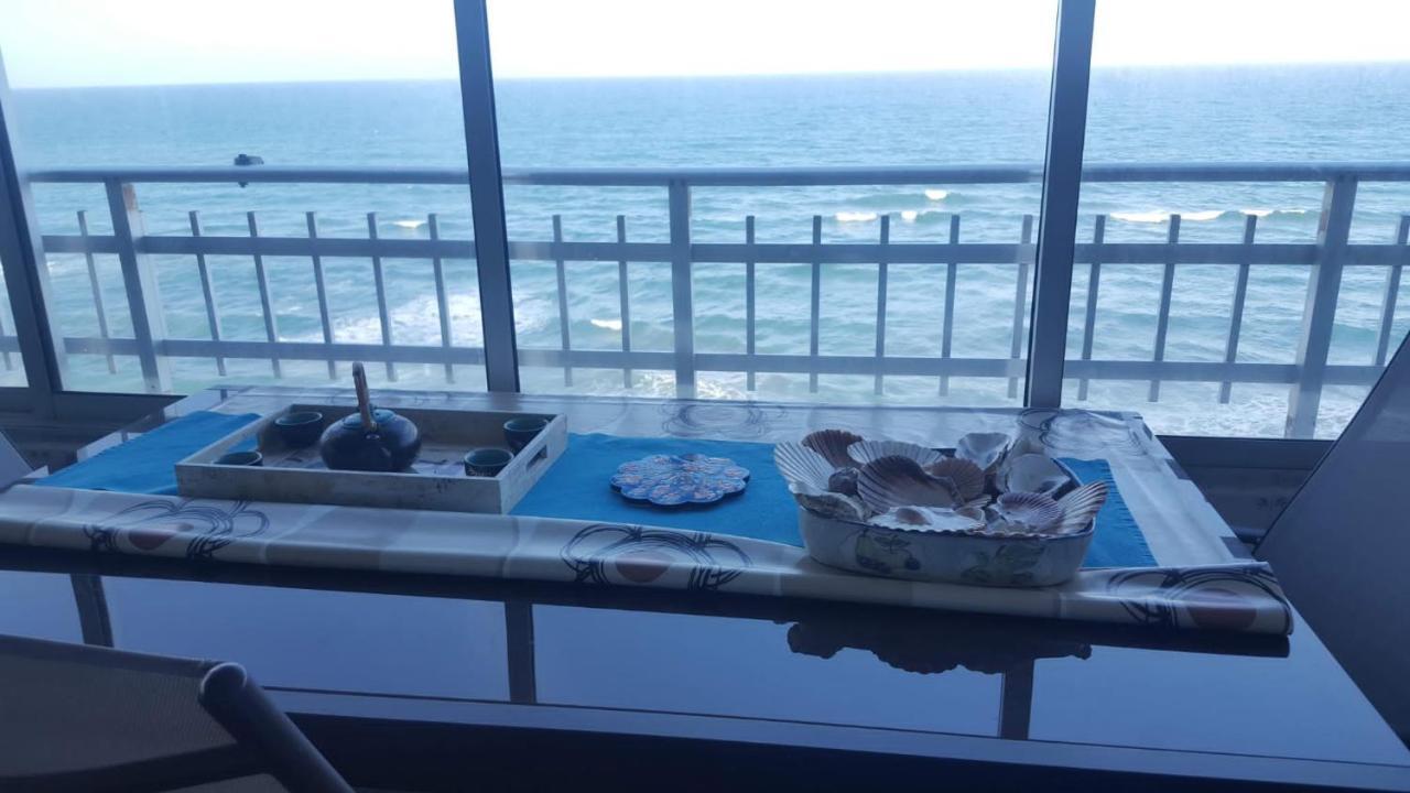 Blue Double Private Room At Front Beach - Habitacion Doble En La Playa Valencia Bagian luar foto