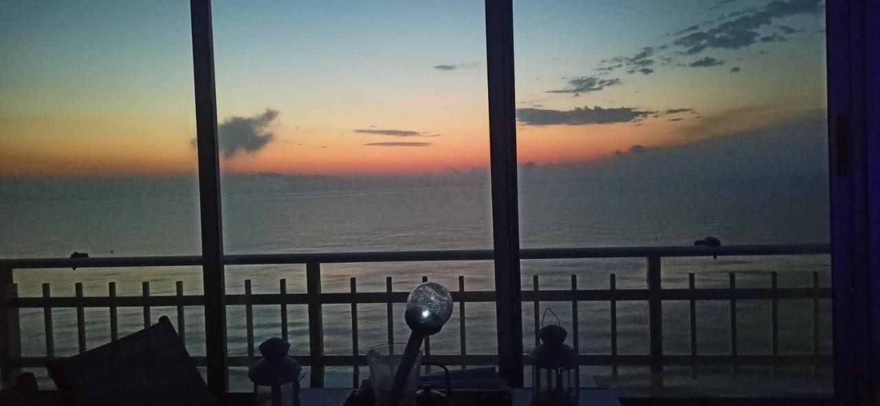 Blue Double Private Room At Front Beach - Habitacion Doble En La Playa Valencia Bagian luar foto