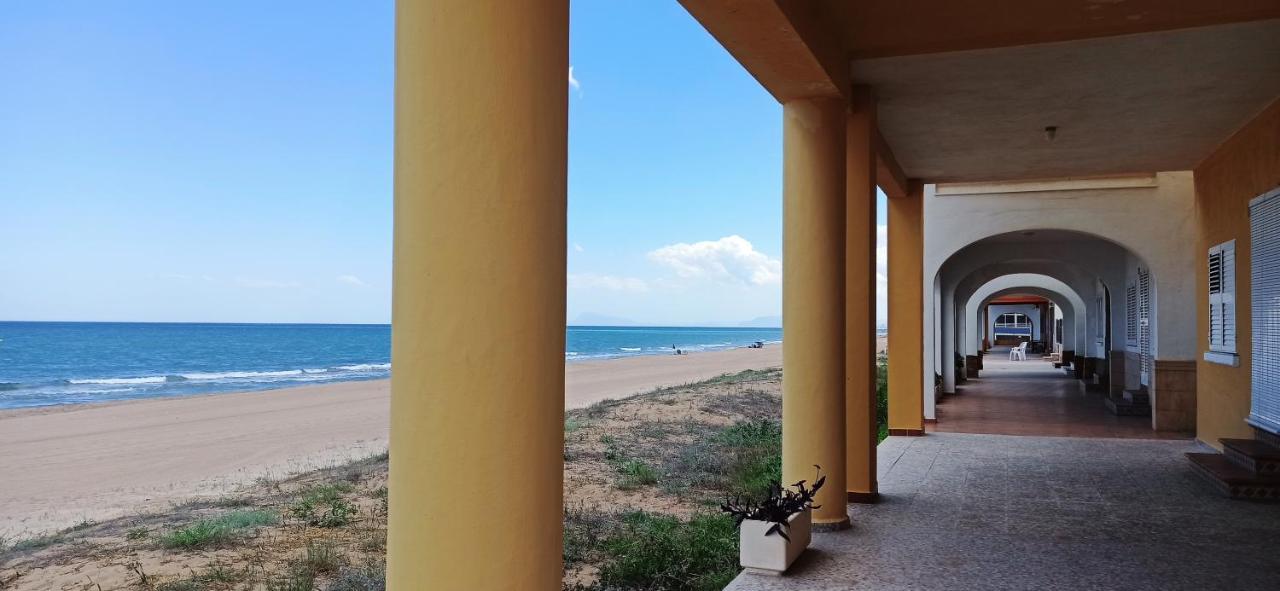Blue Double Private Room At Front Beach - Habitacion Doble En La Playa Valencia Bagian luar foto