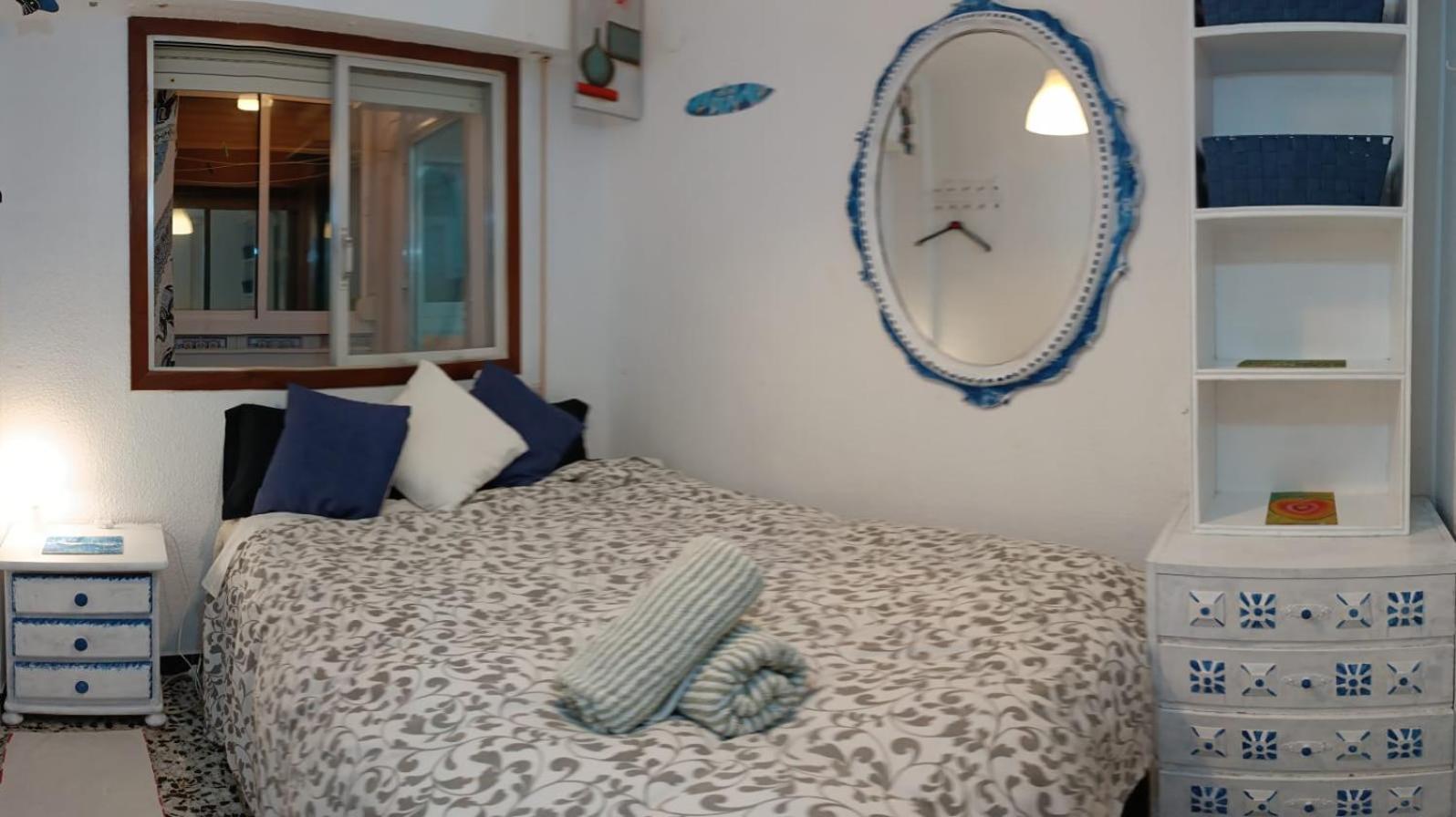 Blue Double Private Room At Front Beach - Habitacion Doble En La Playa Valencia Bagian luar foto