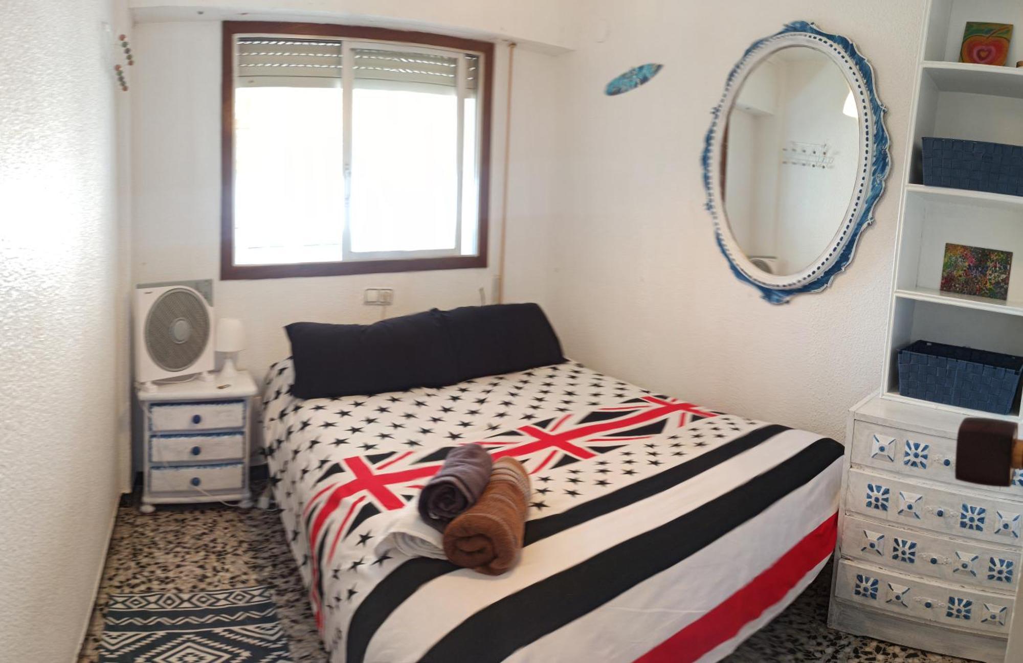 Blue Double Private Room At Front Beach - Habitacion Doble En La Playa Valencia Bagian luar foto
