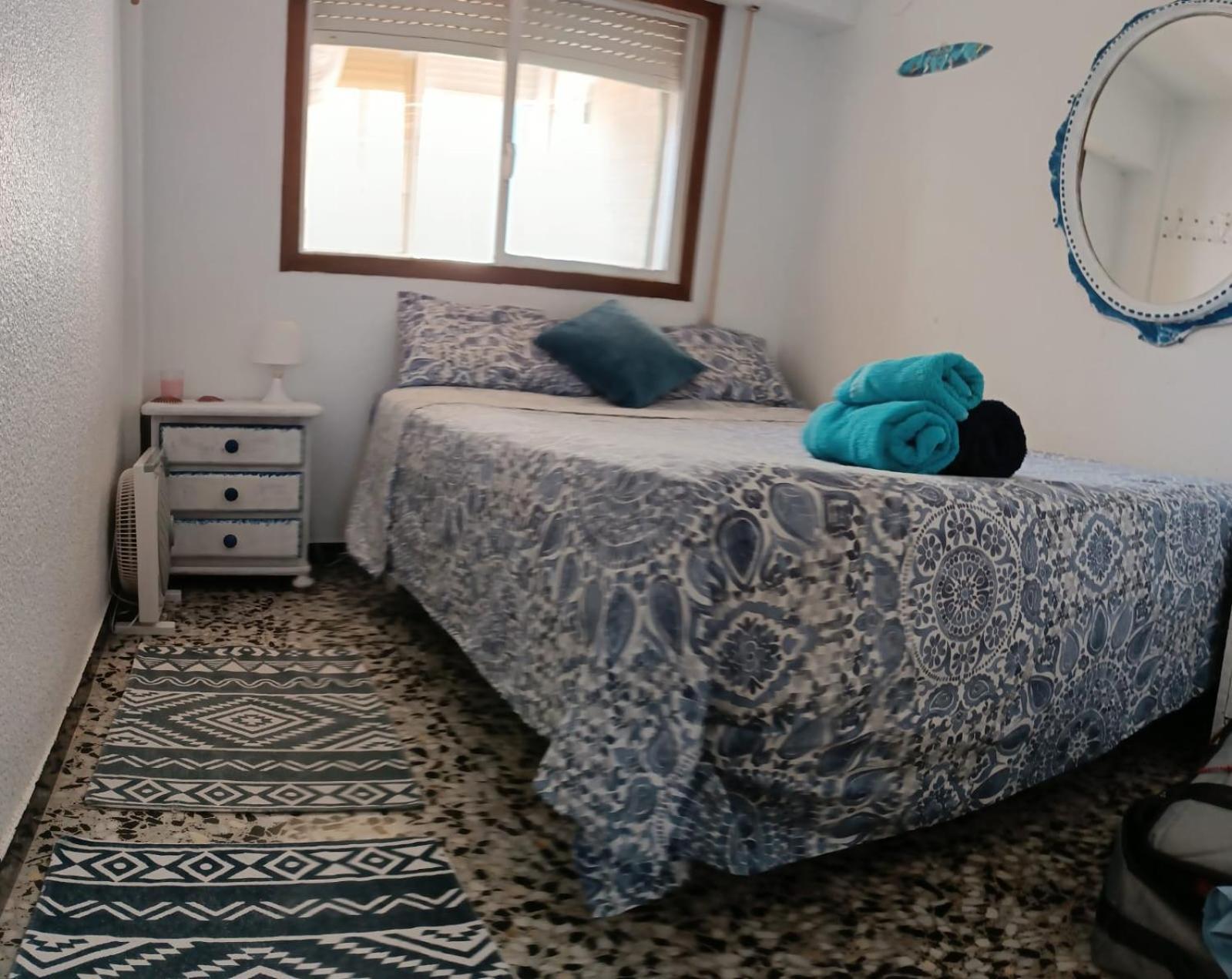 Blue Double Private Room At Front Beach - Habitacion Doble En La Playa Valencia Ruang foto